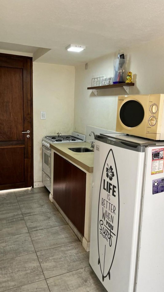 CASA CON DEPTOS EN VENTA EN VALERIA DEL MAR