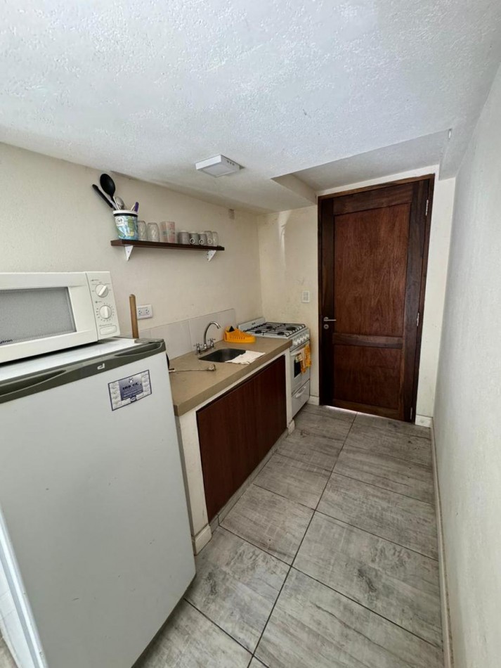 CASA CON DEPTOS EN VENTA EN VALERIA DEL MAR