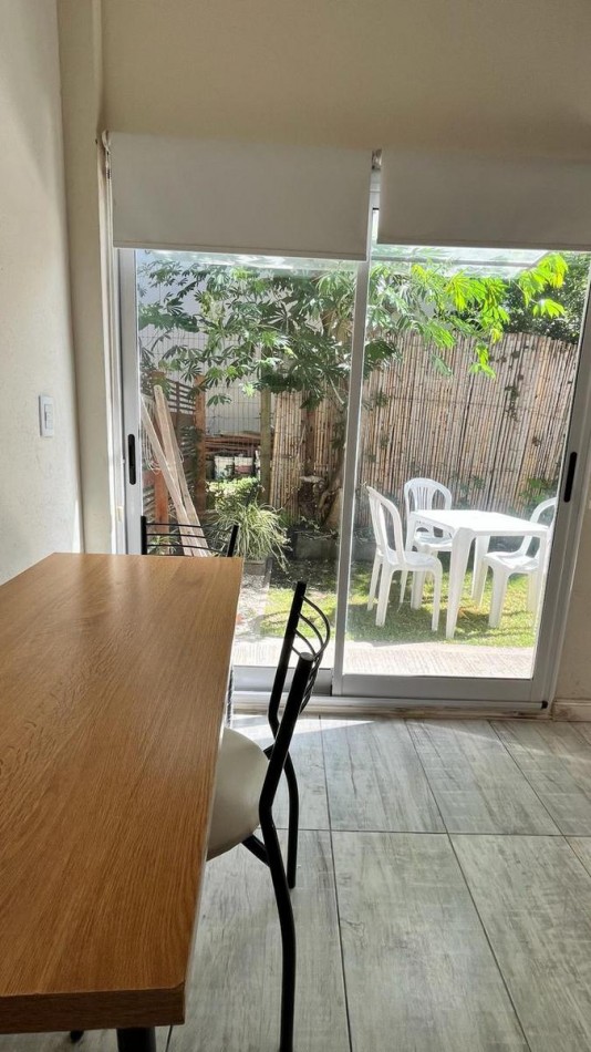 CASA CON DEPTOS EN VENTA EN VALERIA DEL MAR