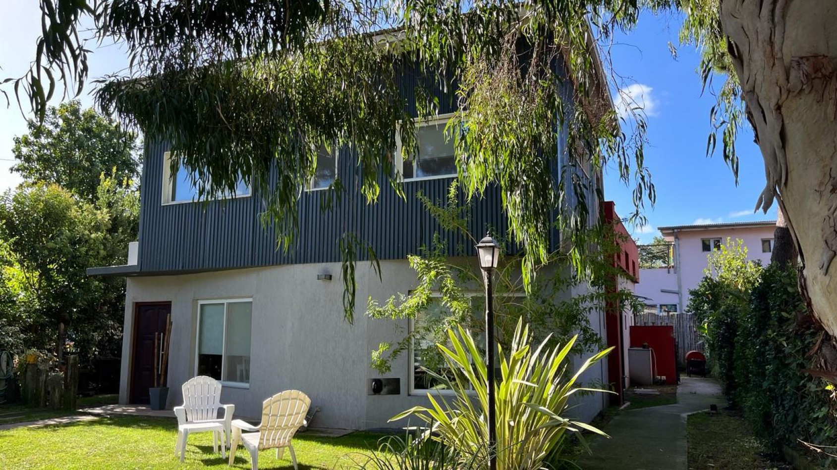 CASA CON DEPTOS EN VENTA EN VALERIA DEL MAR