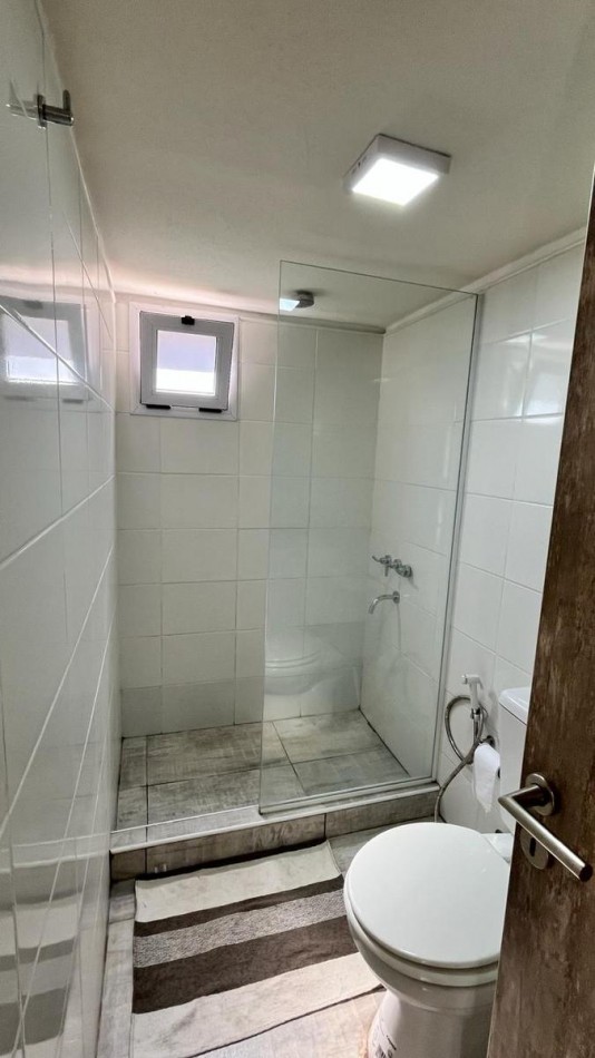 CASA CON DEPTOS EN VENTA EN VALERIA DEL MAR