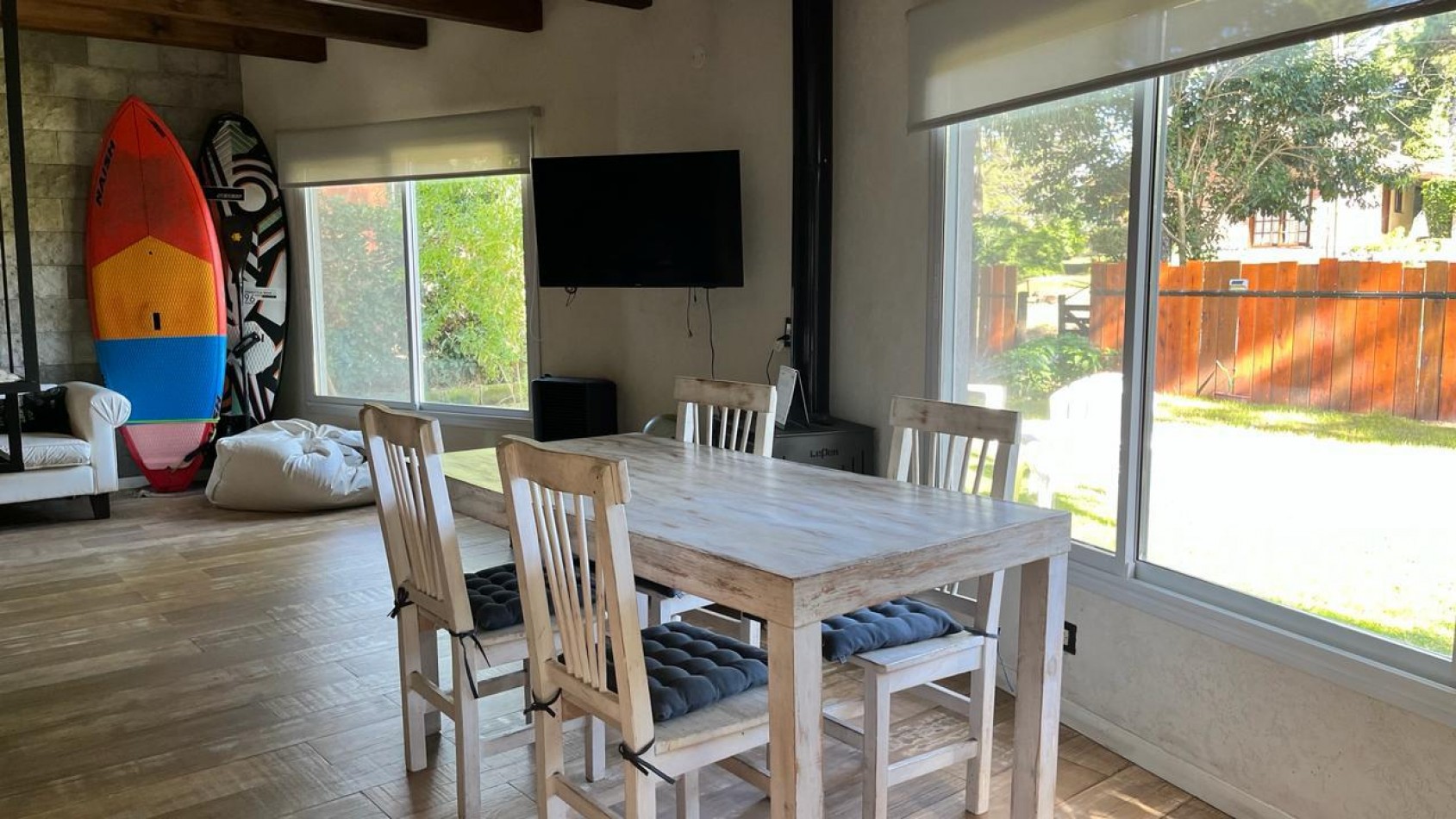 CASA CON DEPTOS EN VENTA EN VALERIA DEL MAR