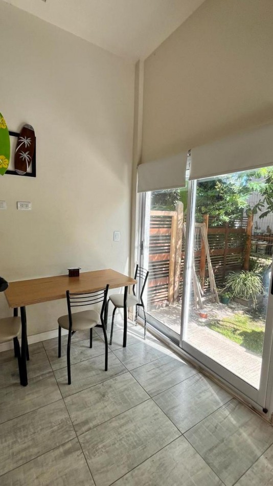 CASA CON DEPTOS EN VENTA EN VALERIA DEL MAR