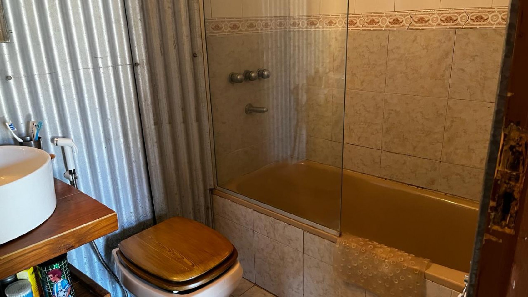 CASA CON DEPTOS EN VENTA EN VALERIA DEL MAR