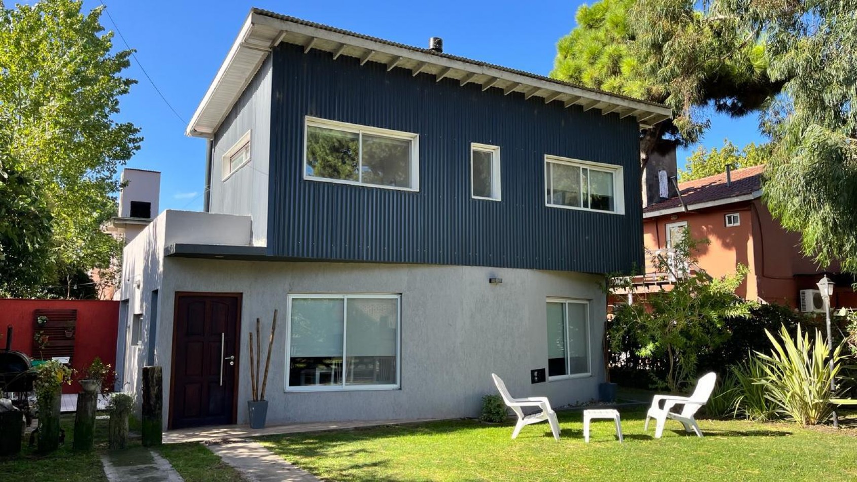 CASA CON DEPTOS EN VENTA EN VALERIA DEL MAR