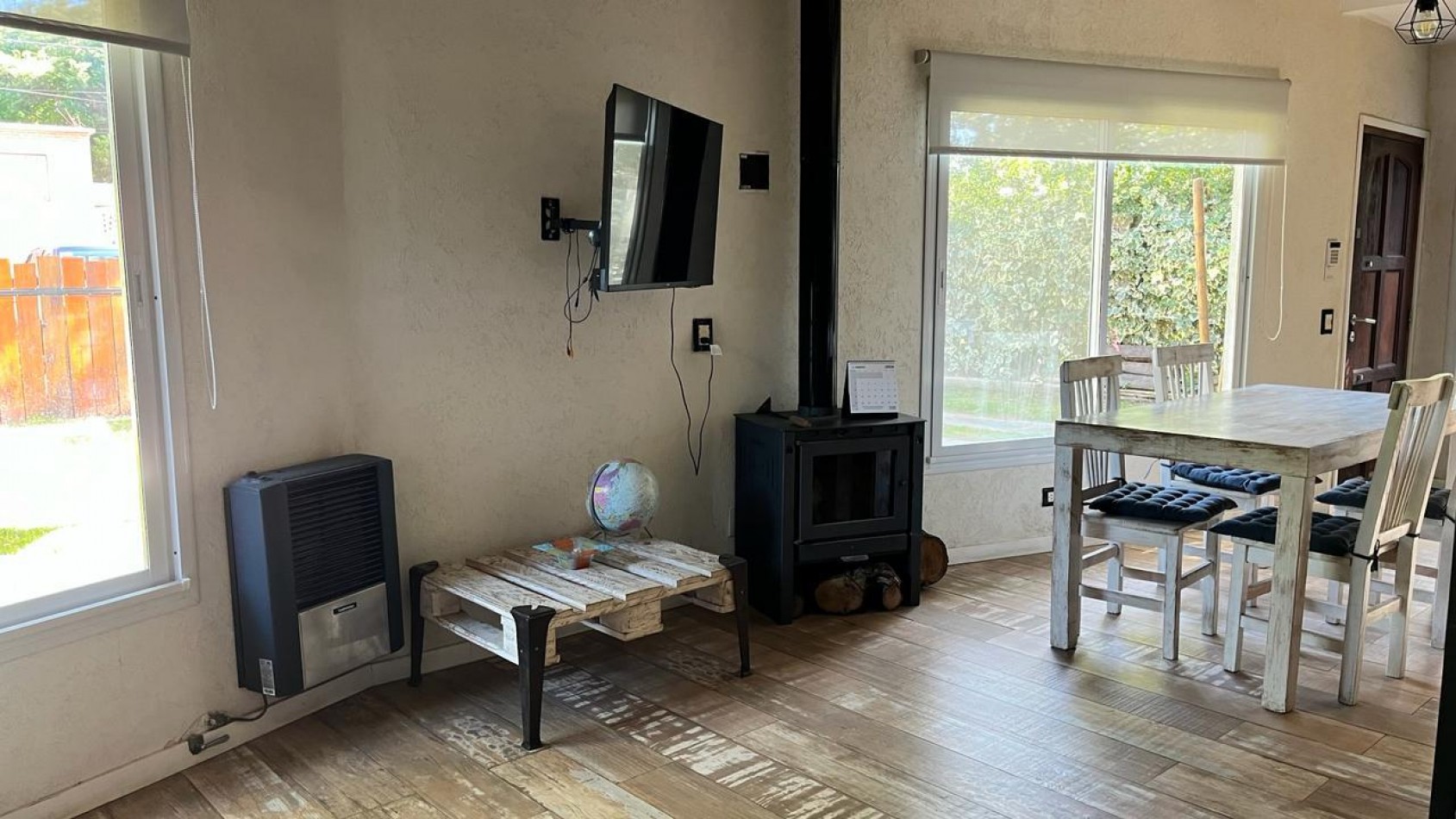 CASA CON DEPTOS EN VENTA EN VALERIA DEL MAR