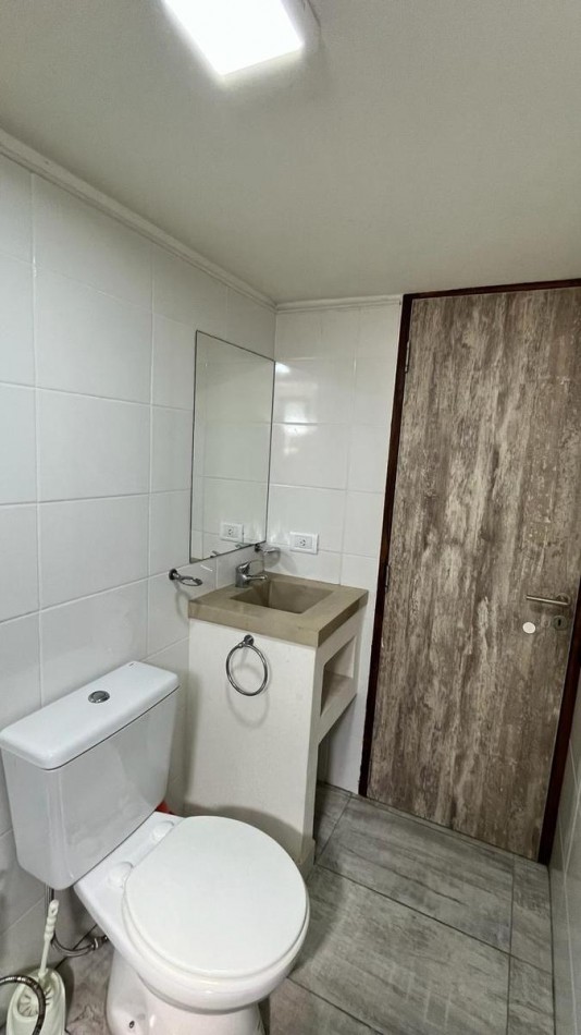 CASA CON DEPTOS EN VENTA EN VALERIA DEL MAR