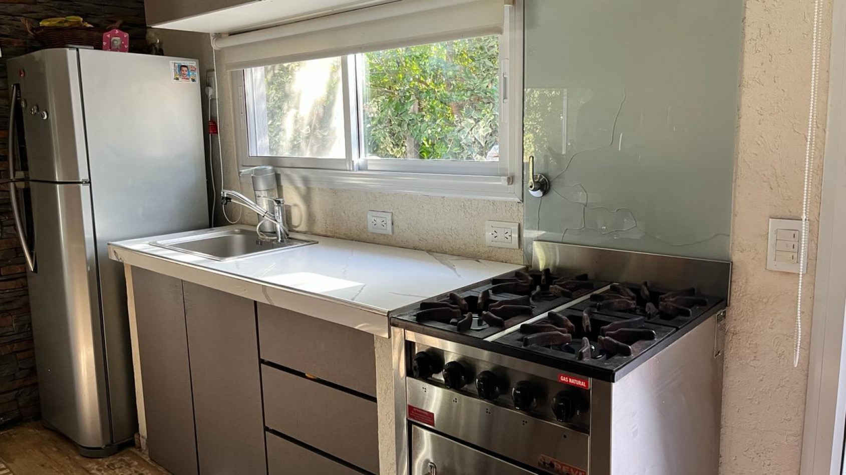 CASA CON DEPTOS EN VENTA EN VALERIA DEL MAR