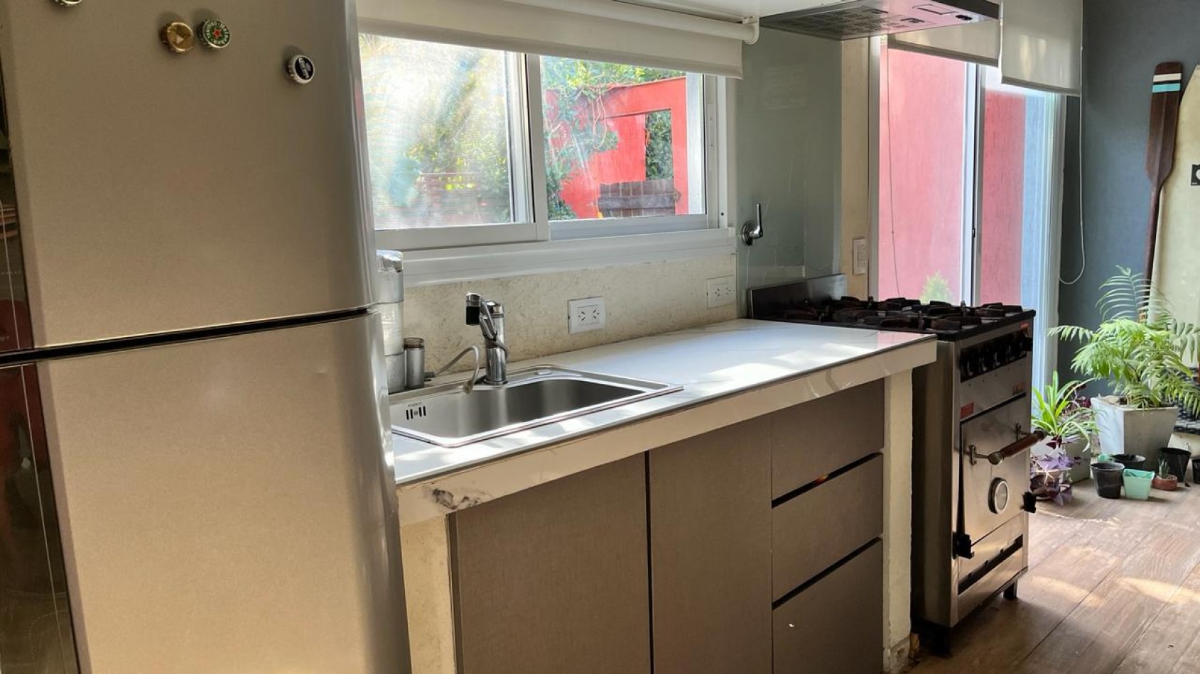 CASA CON DEPTOS EN VENTA EN VALERIA DEL MAR