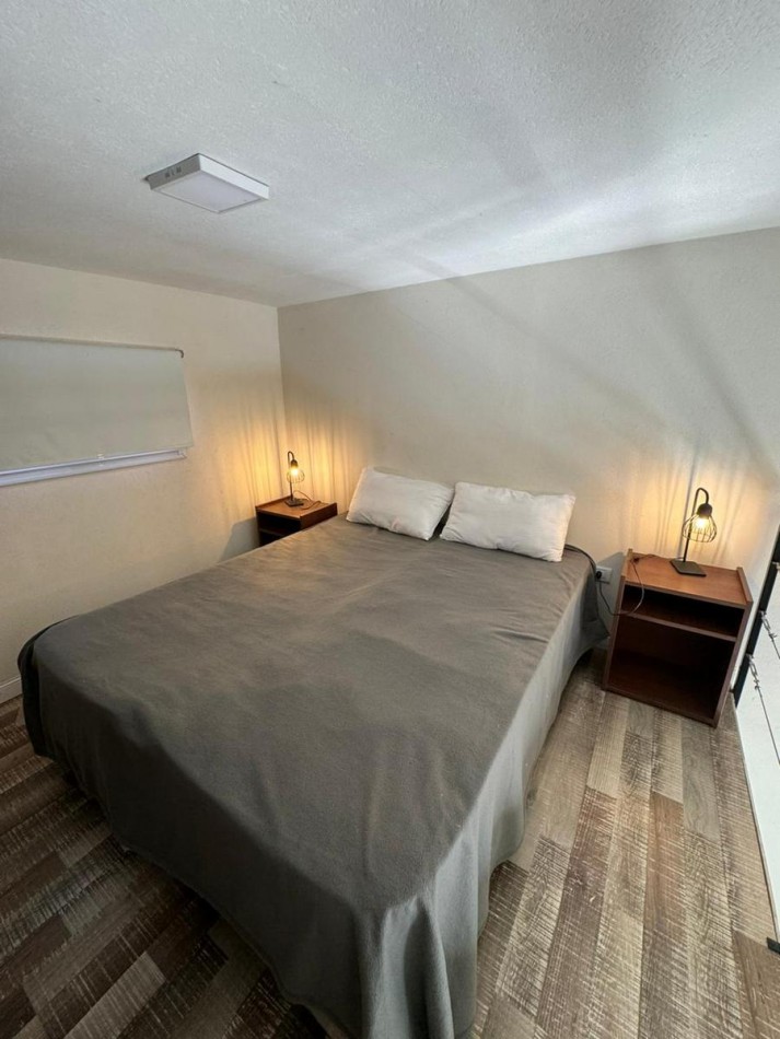 CASA CON DEPTOS EN VENTA EN VALERIA DEL MAR