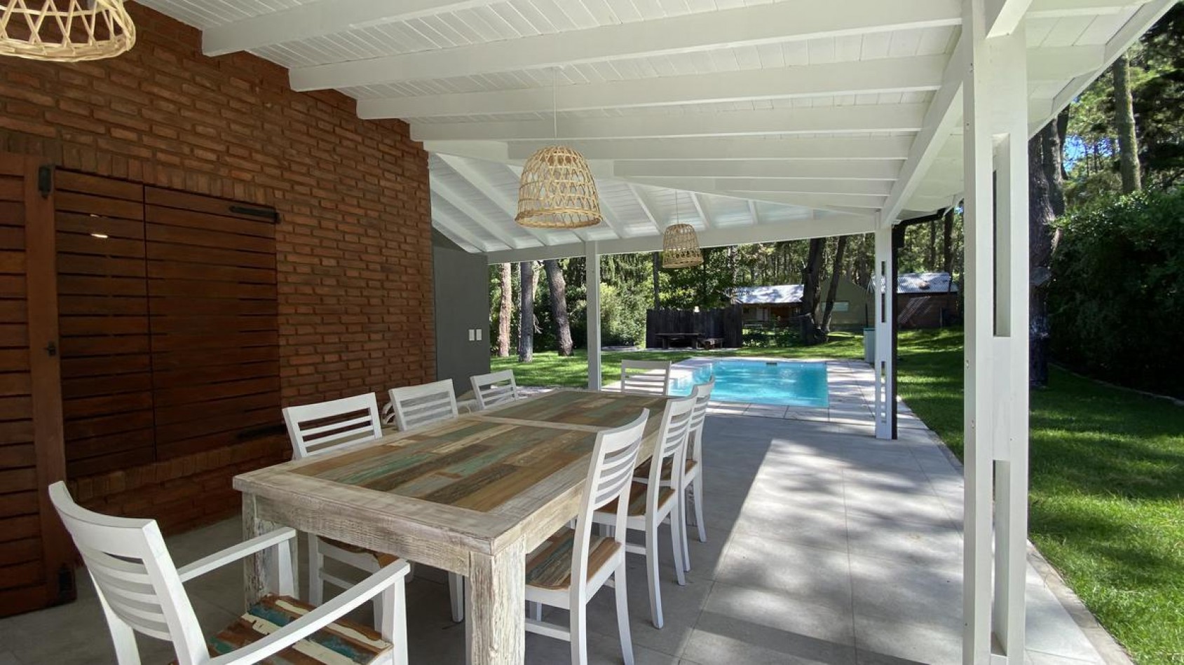 Casa en venta  RECICLADA A NUEVO en Carilo