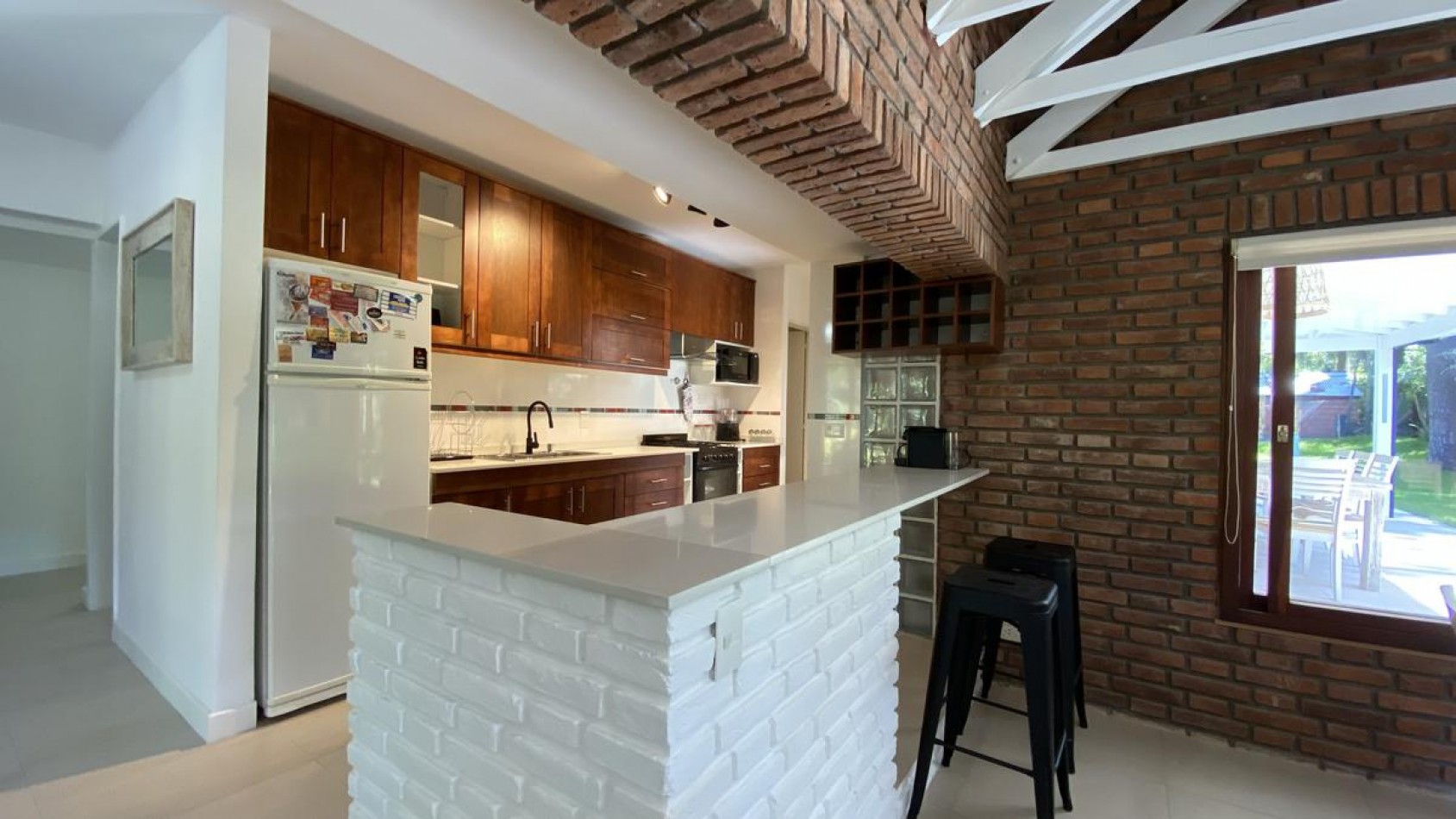 Casa en venta  RECICLADA A NUEVO en Carilo