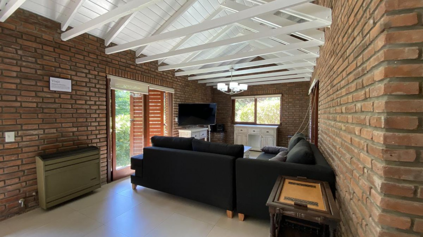 Casa en venta  RECICLADA A NUEVO en Carilo