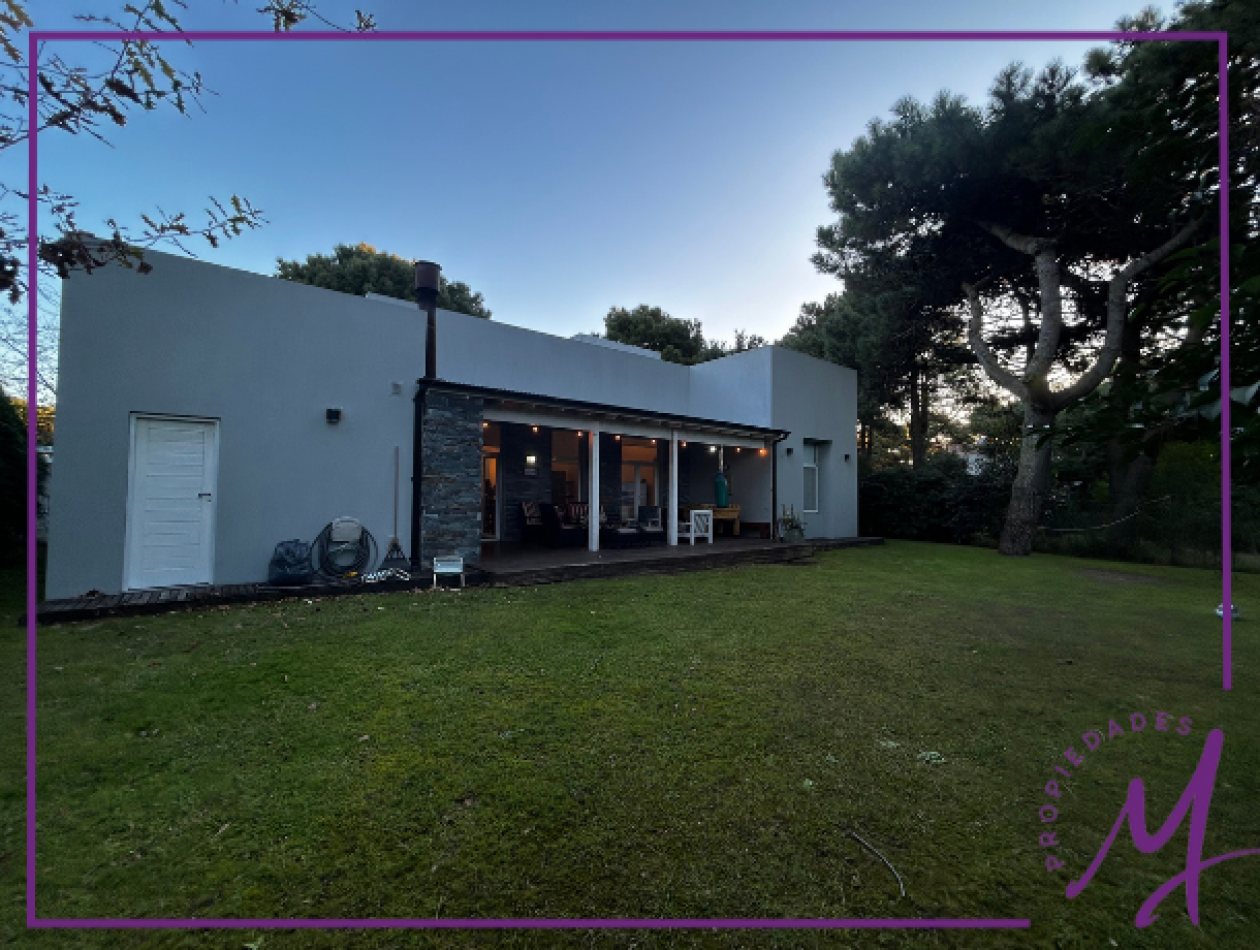 CASA EN ALQUILER TEMPORARIO EN PINAMAR 4 HABITACIONES PARA 8 PERSONAS