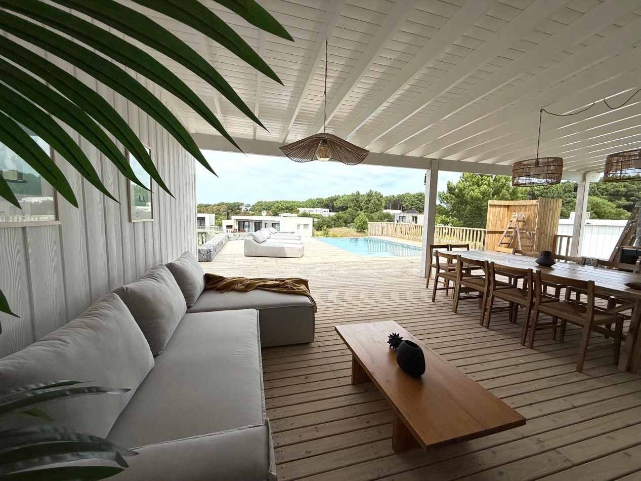 CASA EN VENTA EN COSTA ESMERALDA