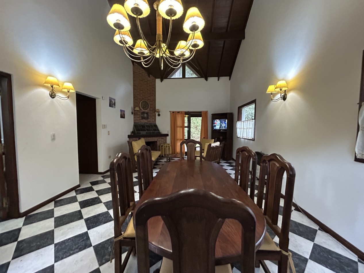 CASA EN VENTA EN CARILO