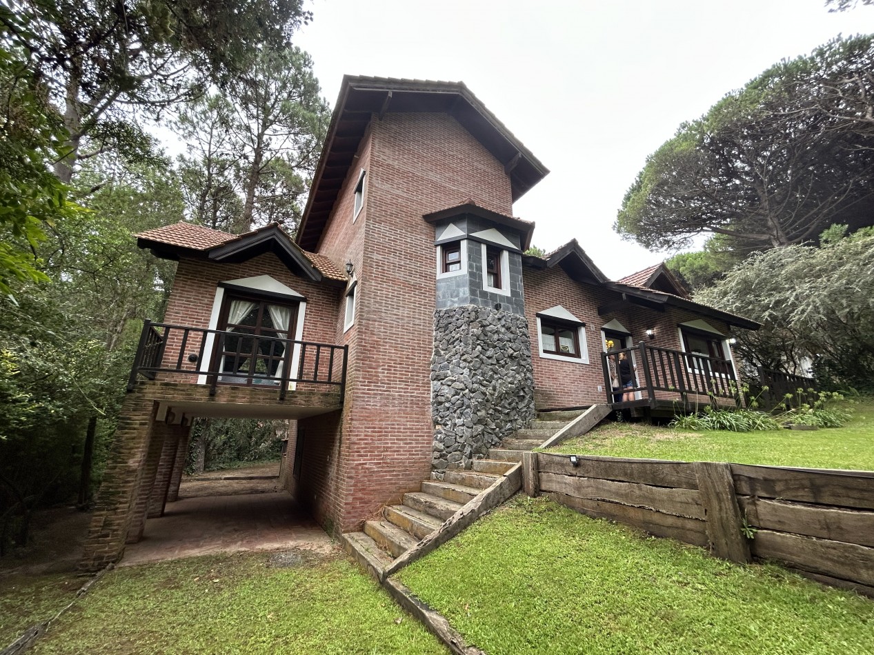 CASA EN VENTA EN CARILO