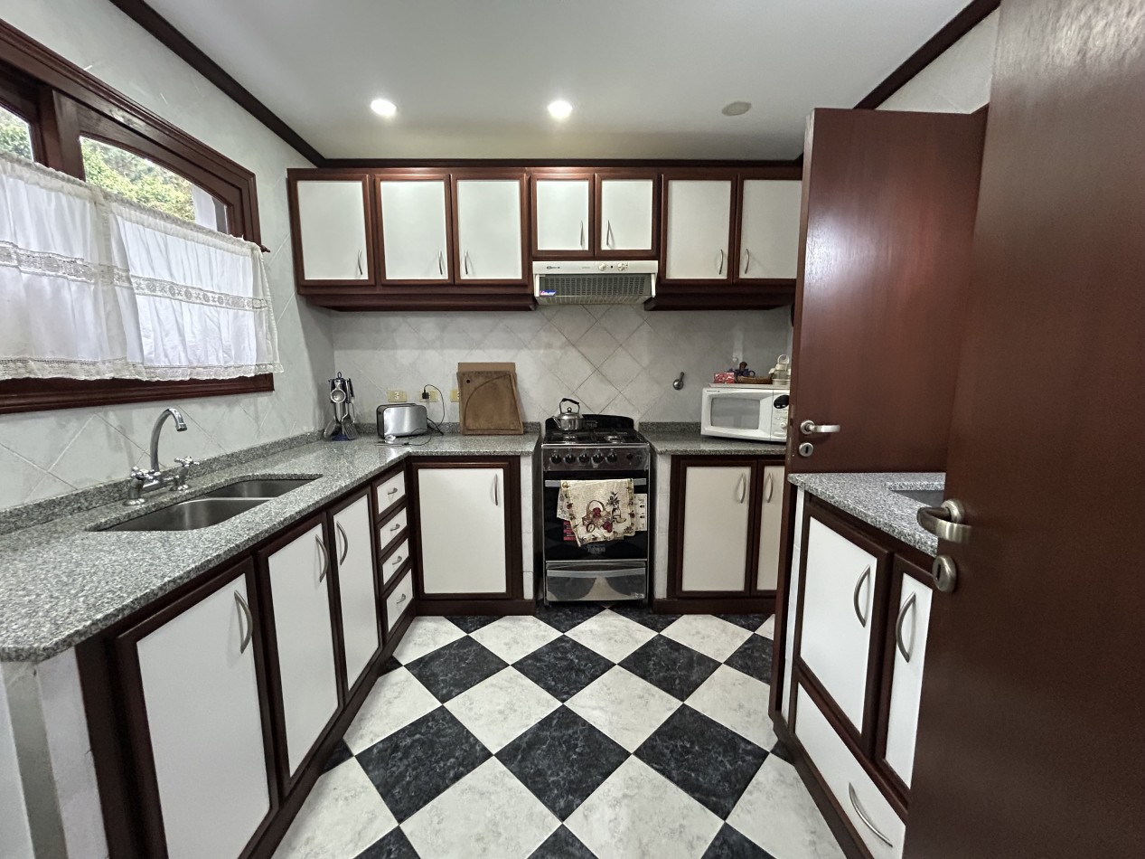 CASA EN VENTA EN CARILO