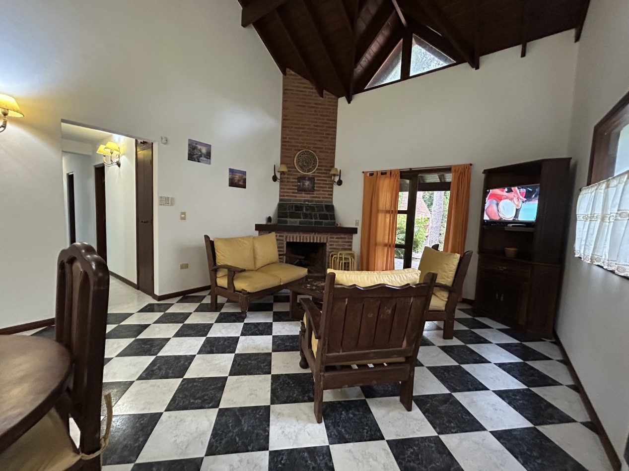 CASA EN VENTA EN CARILO