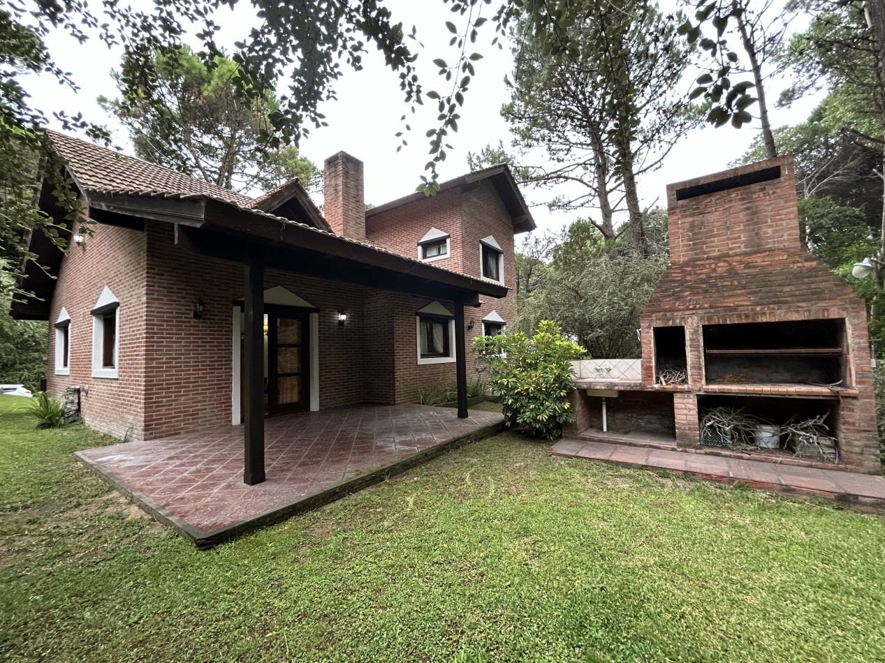 CASA EN VENTA EN CARILO