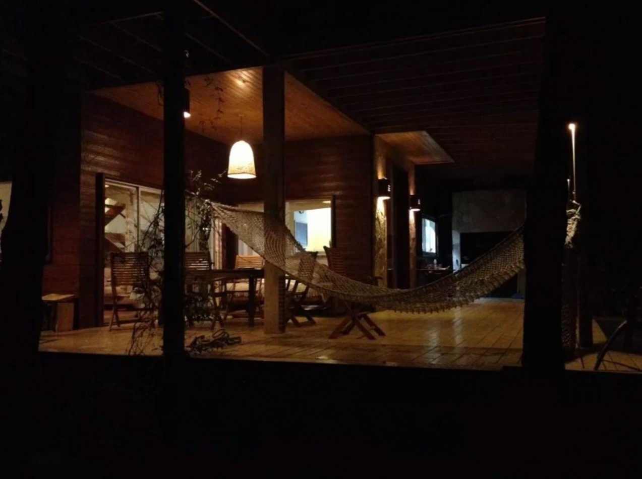CASA EN DOBLE TERRENO EN VENTA EN LA HERRADURA - PINAMAR
