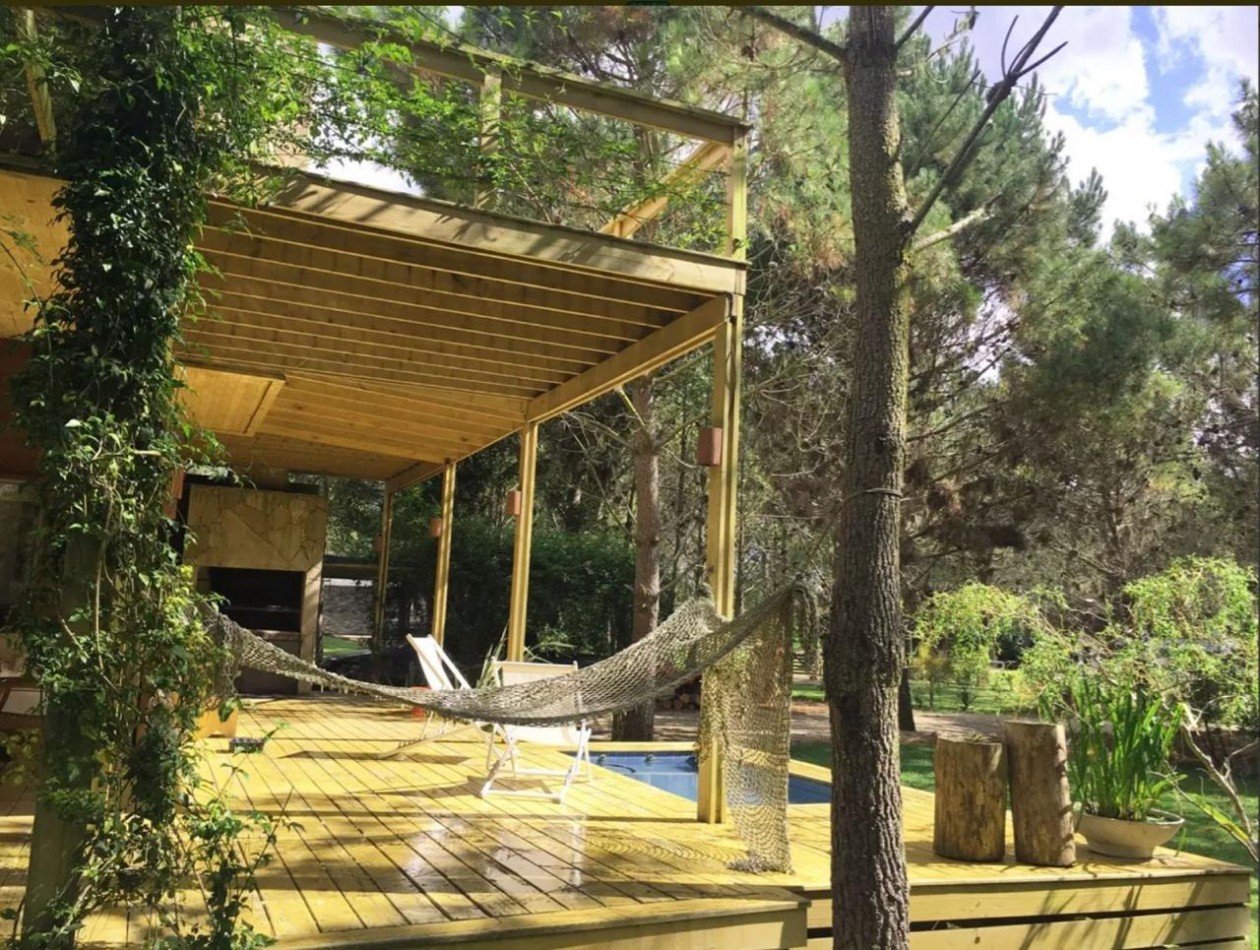 CASA EN DOBLE TERRENO EN VENTA EN LA HERRADURA - PINAMAR