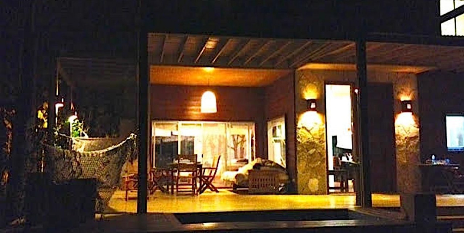 CASA EN DOBLE TERRENO EN VENTA EN LA HERRADURA - PINAMAR