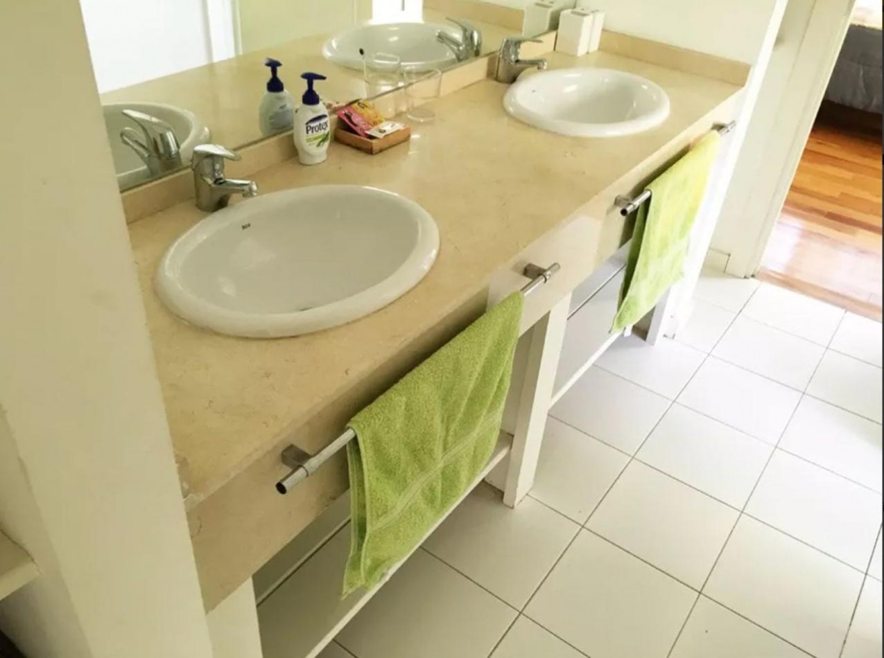 CASA EN DOBLE TERRENO EN VENTA EN LA HERRADURA - PINAMAR