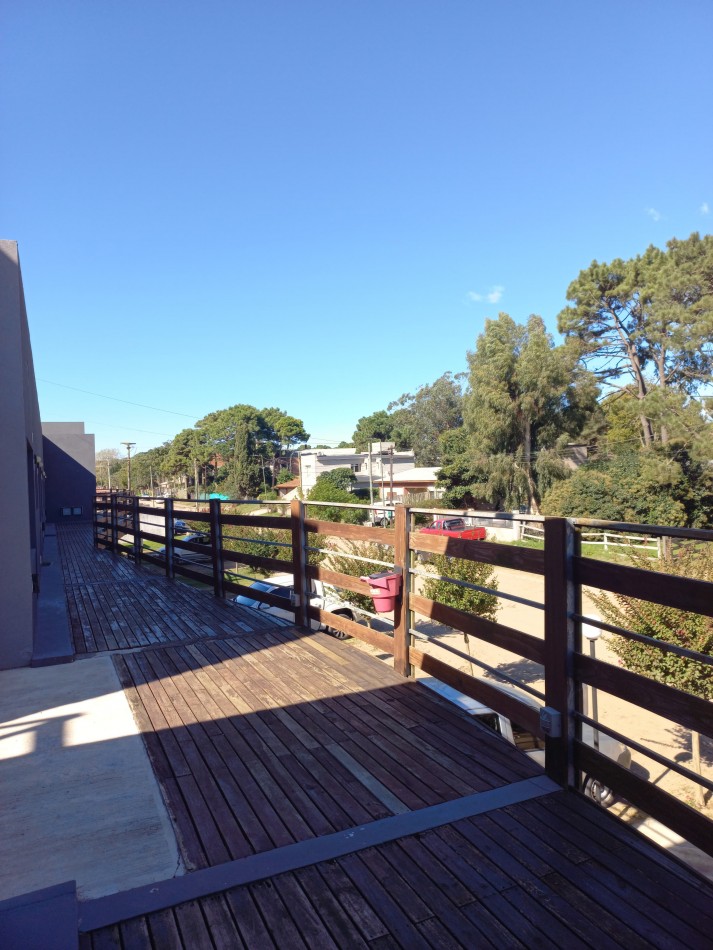 AMPLIO DEPARTAMENTO MONOAMBIENTE CON TERRAZA EN VENTA EN OSTENDE - VALERIA DEL MAR