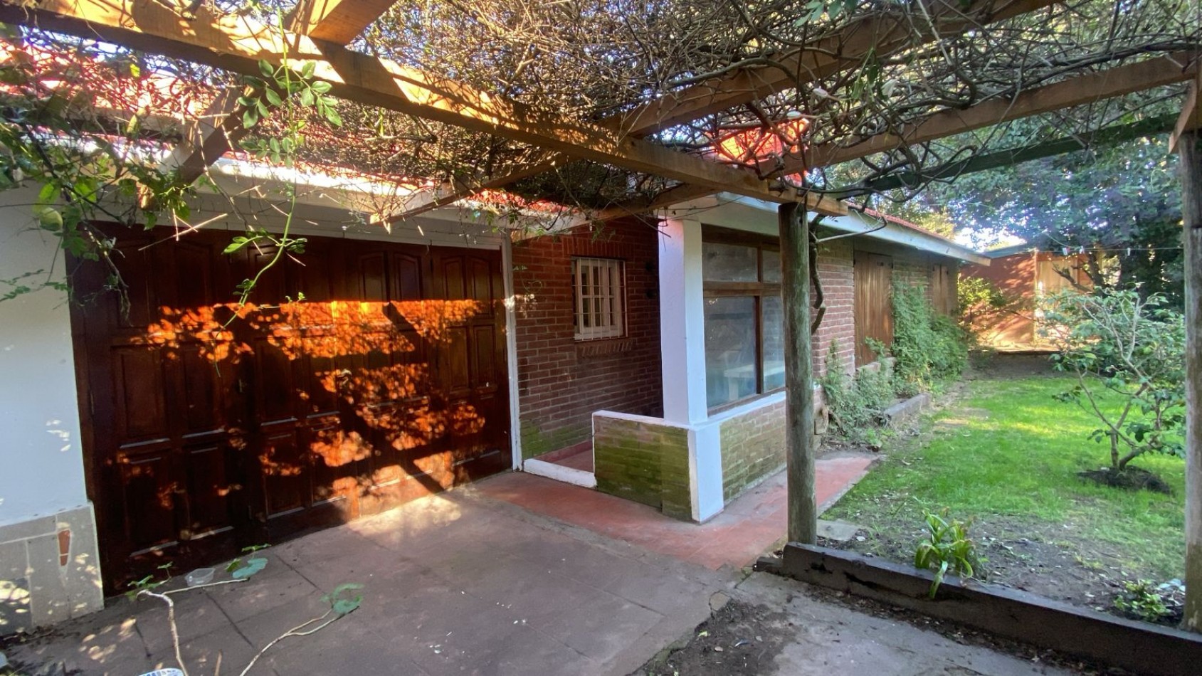 Chalet sobre lote MULTIFAMILIAR EN AVENIDA INTERMEDANOS PINAMAR