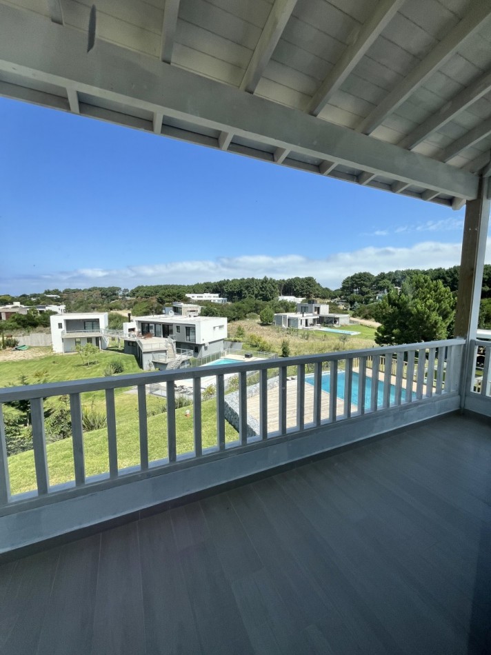 CASA EN VENTA EN COSTA ESMERALDA