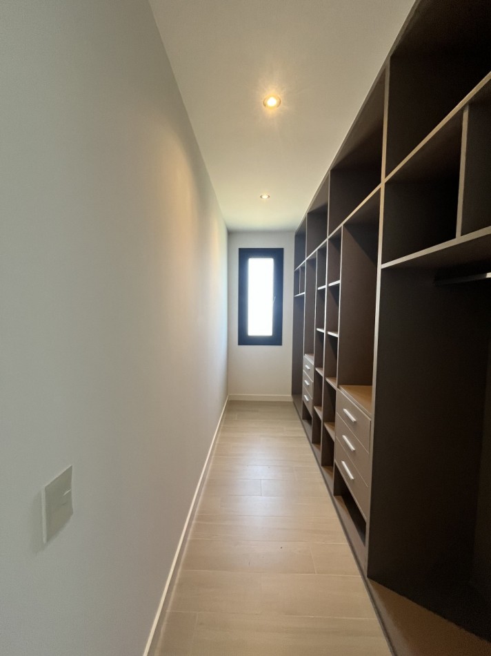 CASA EN VENTA EN COSTA ESMERALDA