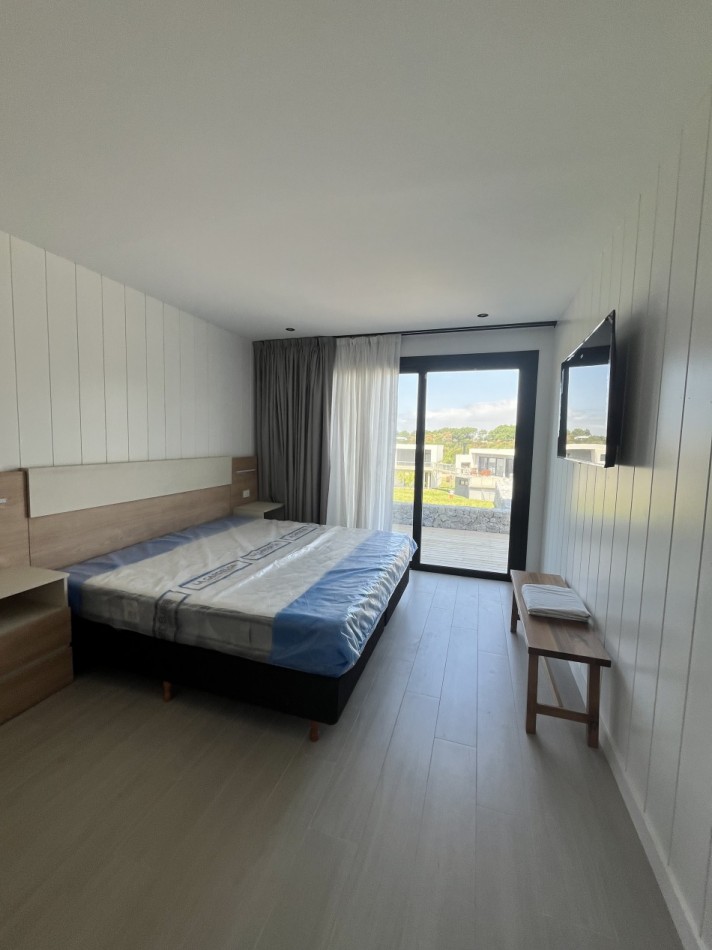 CASA EN VENTA EN COSTA ESMERALDA