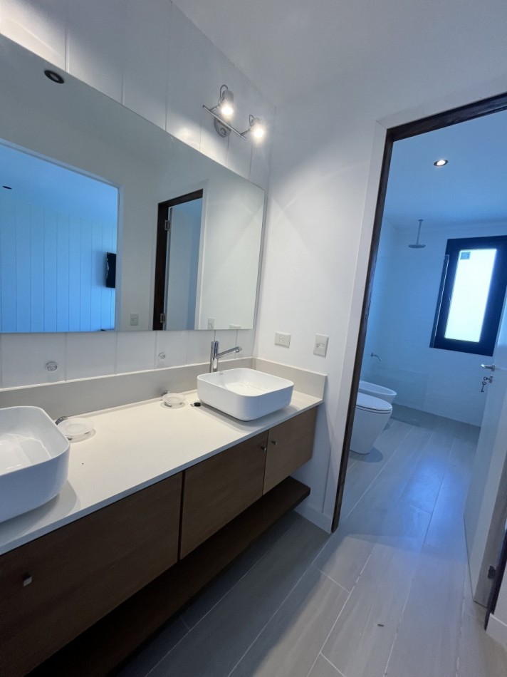 CASA EN VENTA EN COSTA ESMERALDA