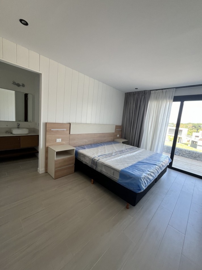 CASA EN VENTA EN COSTA ESMERALDA