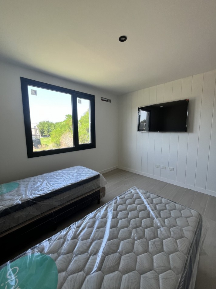 CASA EN VENTA EN COSTA ESMERALDA