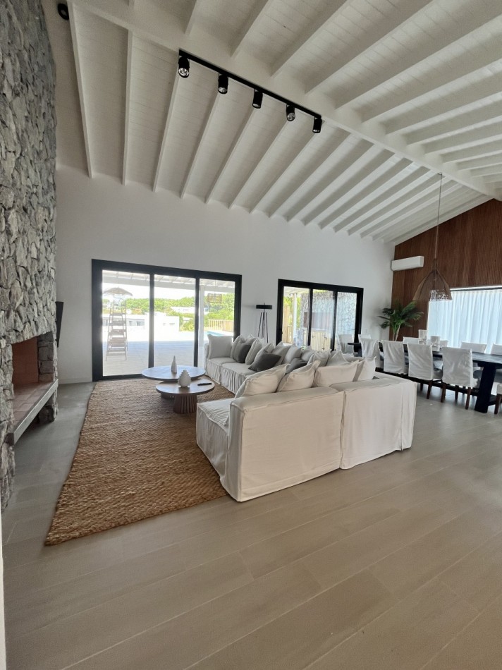 CASA EN VENTA EN COSTA ESMERALDA