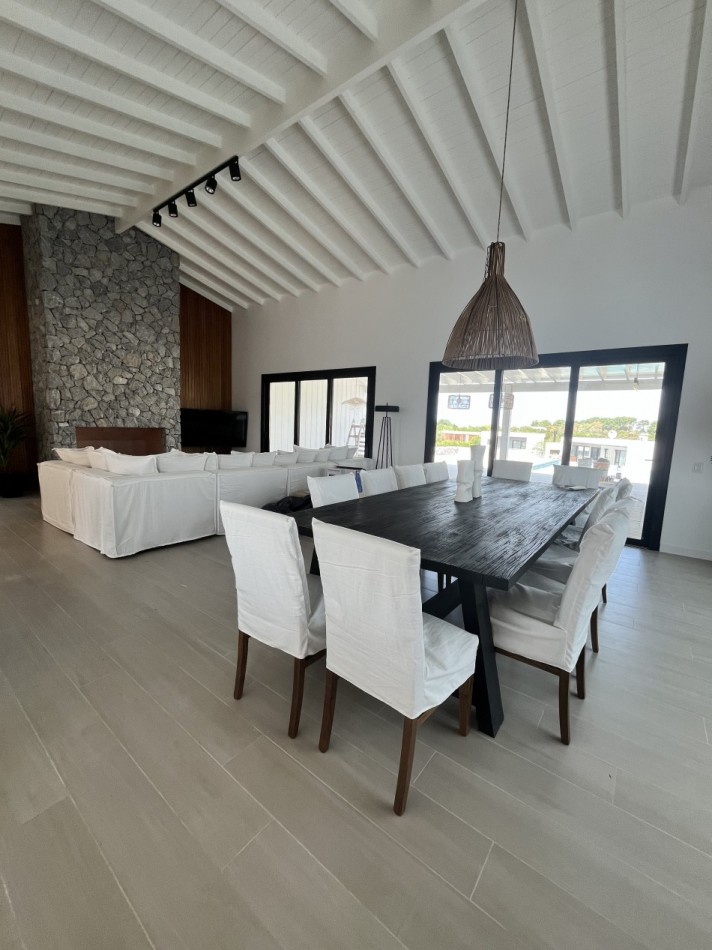 CASA EN VENTA EN COSTA ESMERALDA