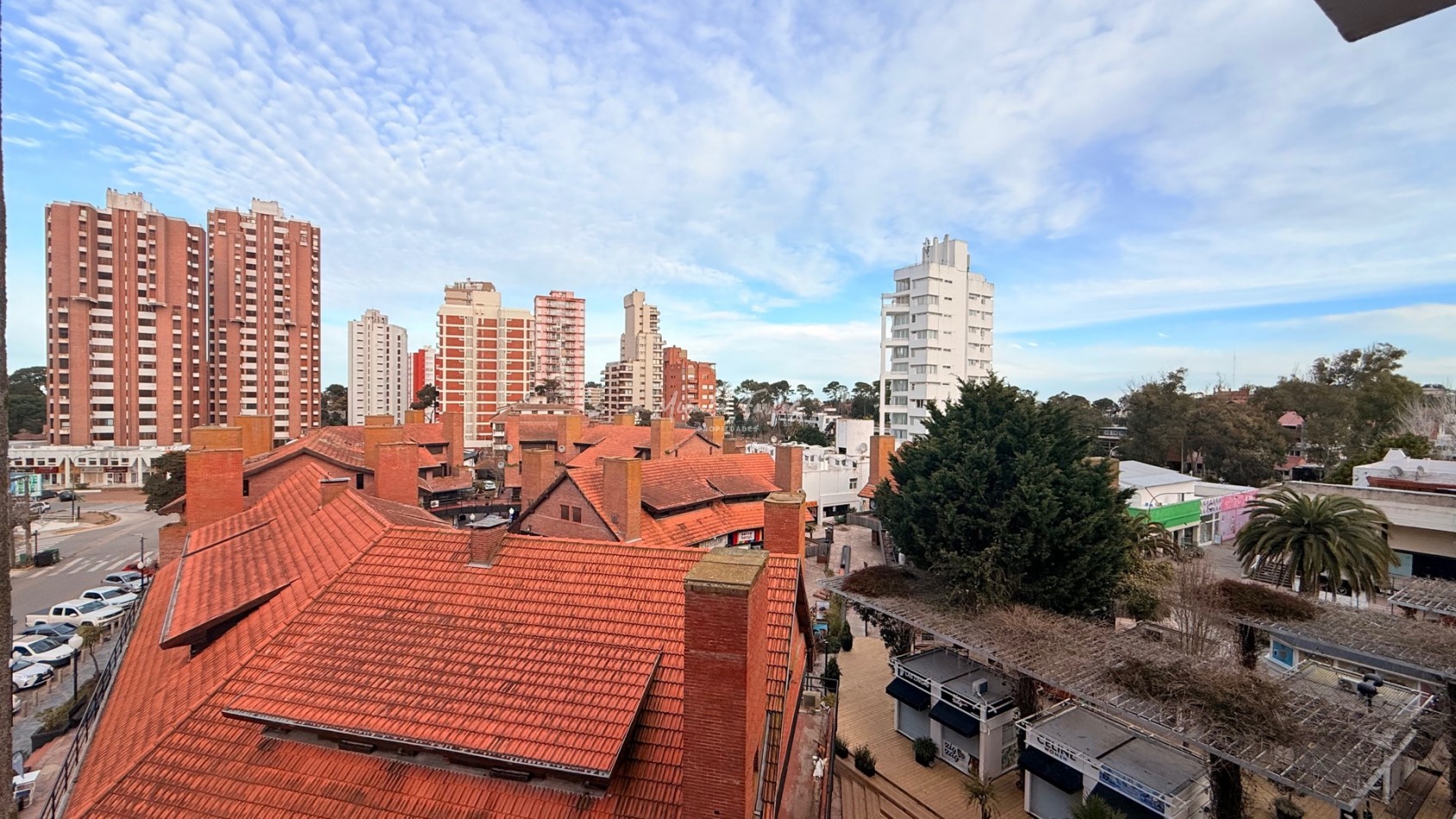 MONOAMBIENTE EN VENTA EN EL CENTRO DE PINAMAR